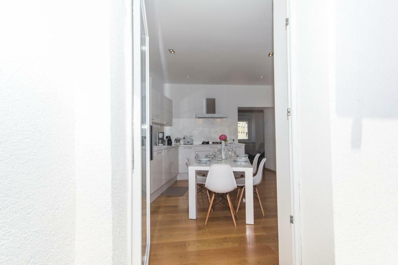 Appartment In Center With Parking Пула Екстериор снимка