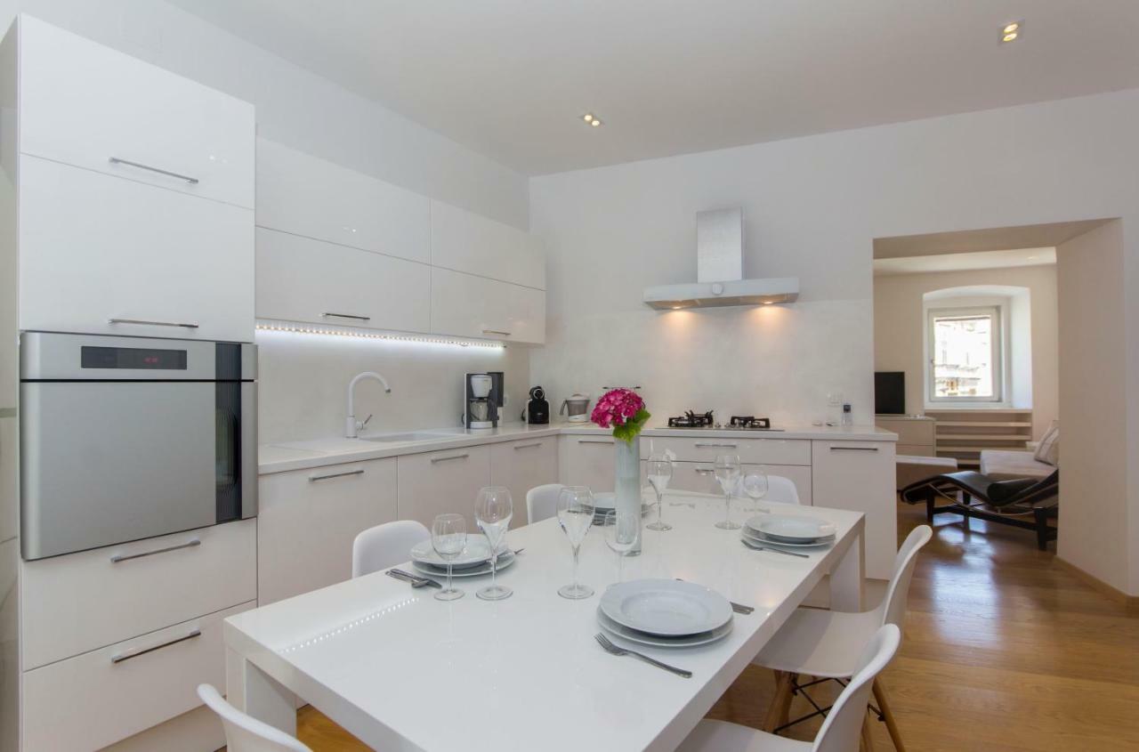 Appartment In Center With Parking Пула Екстериор снимка